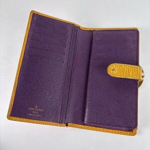 Authentic Louis Vuitton Vintage Epi Leather Wallet Kiss-Lock. **FINAL PRICE **